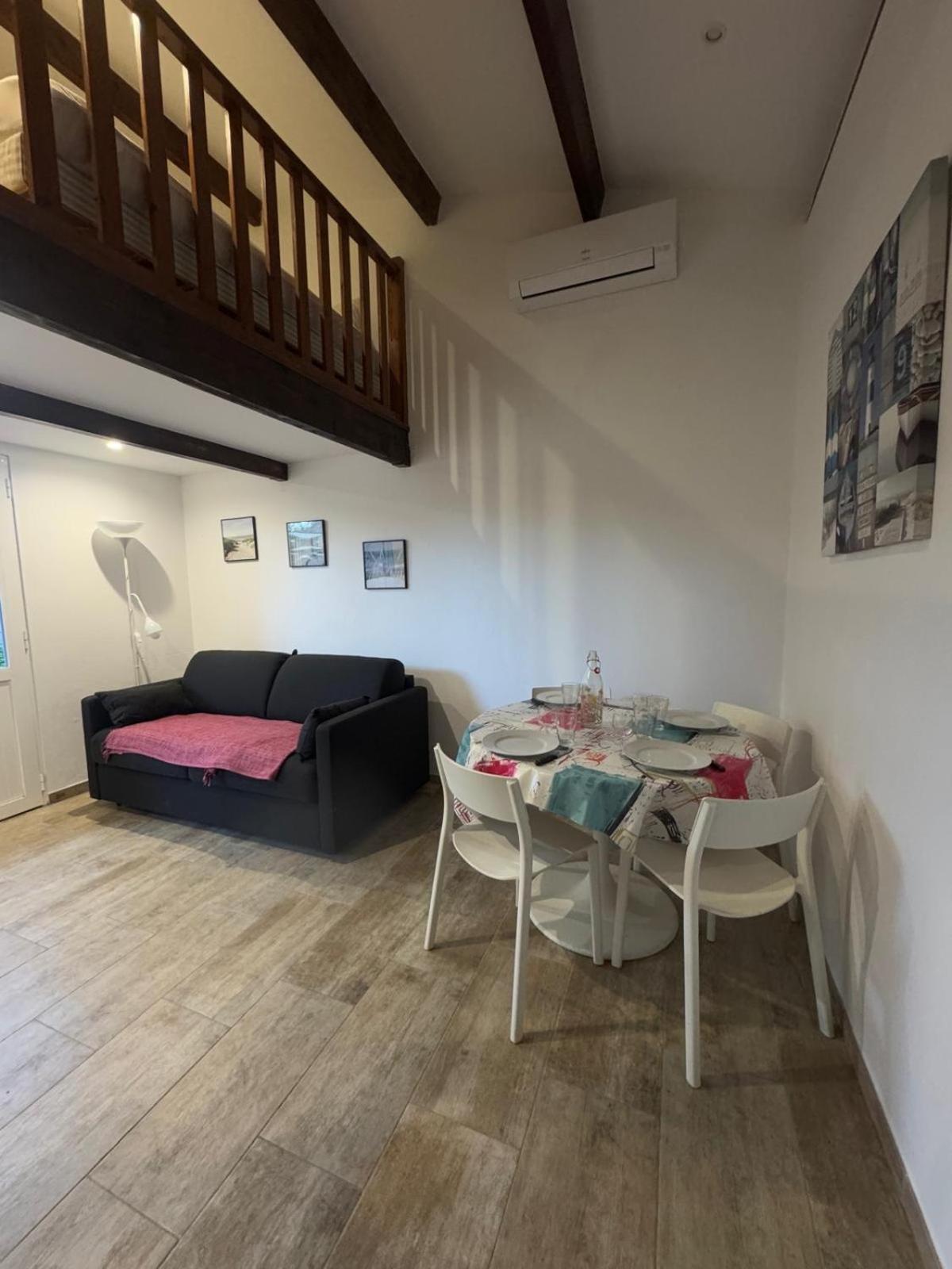 Le Club Des Cigales Apartment Hyeres Exterior photo