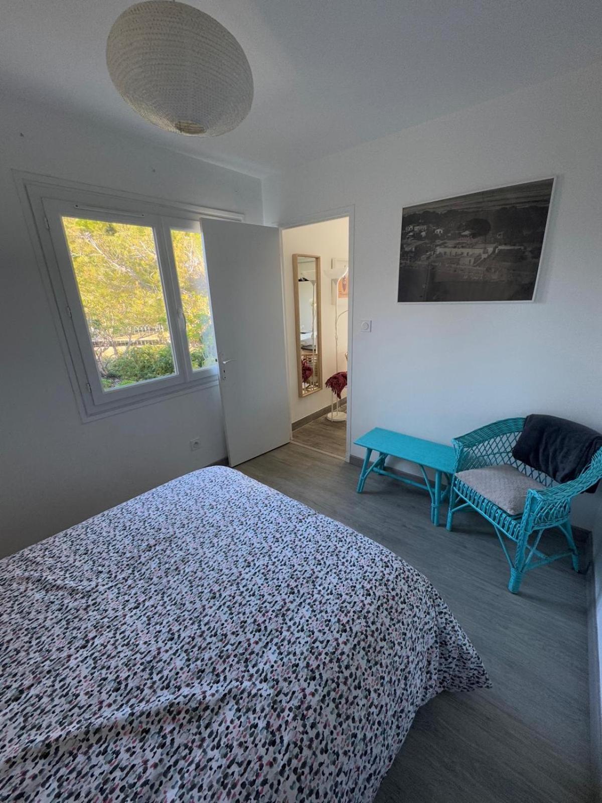 Le Club Des Cigales Apartment Hyeres Exterior photo