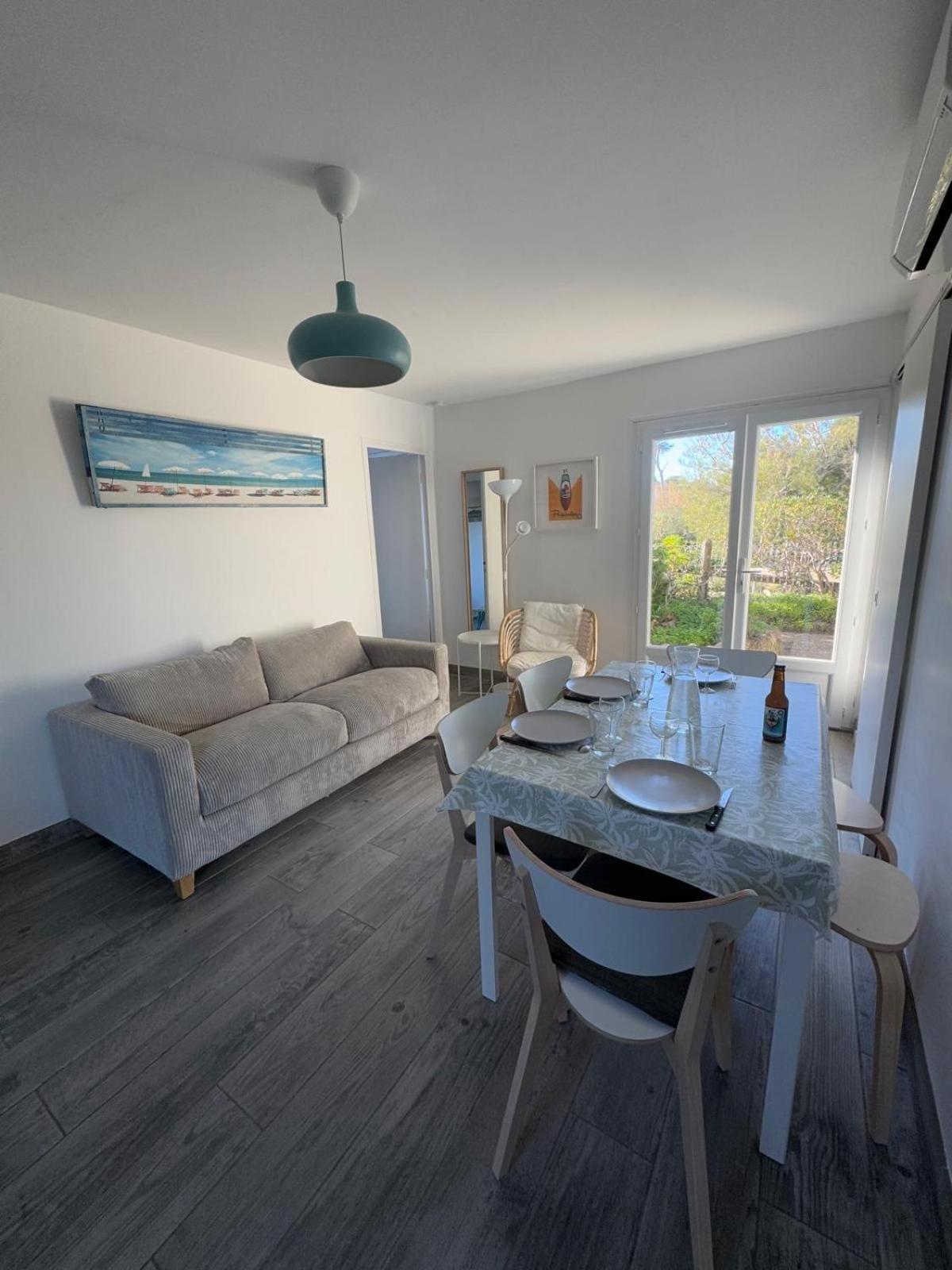 Le Club Des Cigales Apartment Hyeres Exterior photo